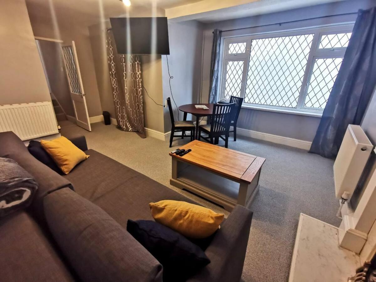 City Centre Room, Wifi, Share Facility Суонси Экстерьер фото